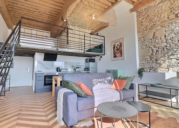 Charming Apartment With An Unobstructed View