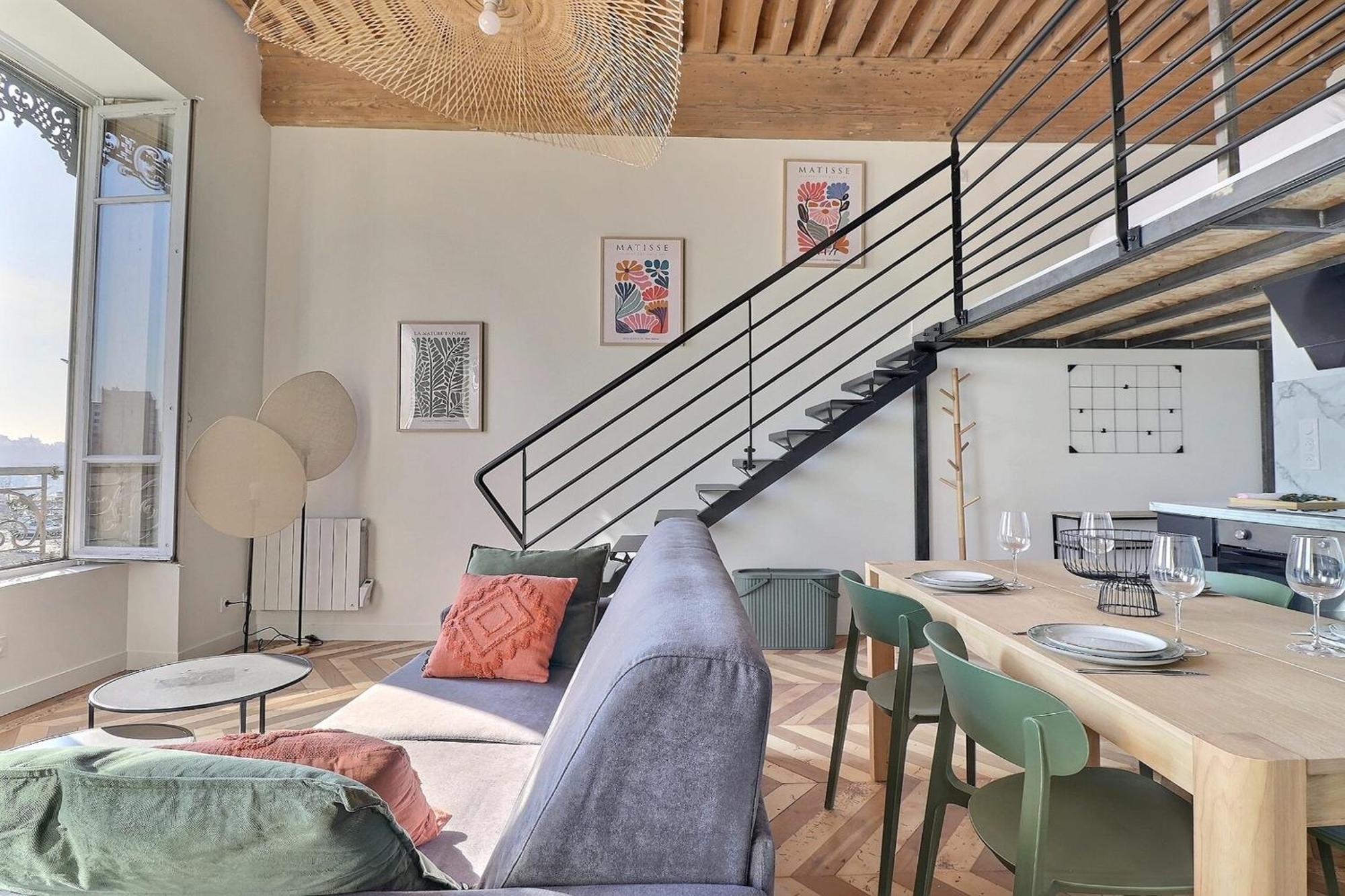 Apartment Charming With An Unobstructed View *